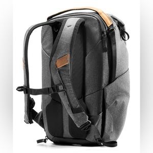 20L EVERYDAY BACKPACK | Charcoal | Fetch Merch | Peak Design | V2